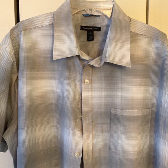 Men short sleeve classic button down shirt - Picture 3 of 5